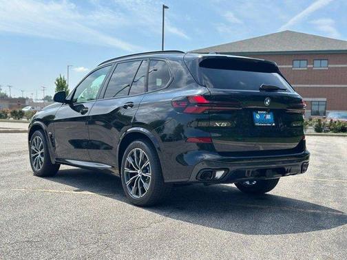 Black Sapphire Metallic 2026 BMW X5 xDrive40i