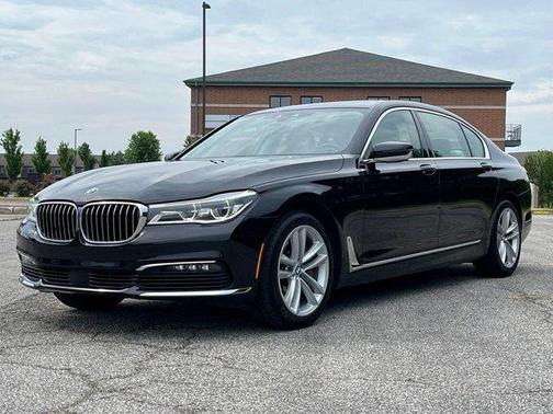 Black Sapphire Metallic 2018 BMW 750 i xDrive