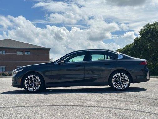 Dark Graphite Metallic 2026 BMW 530 i xDrive
