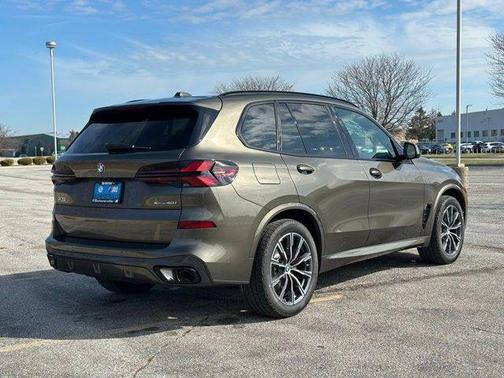 Manhattan Green Metallic 2026 BMW X5 xDrive40i