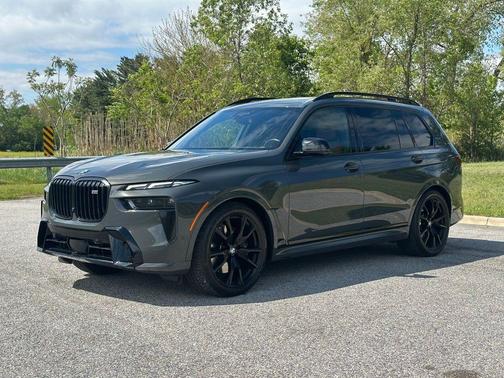 Dravit Gray Metallic 2024 BMW X7 M60i