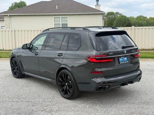 Dravit Gray Metallic 2024 BMW X7 M60i