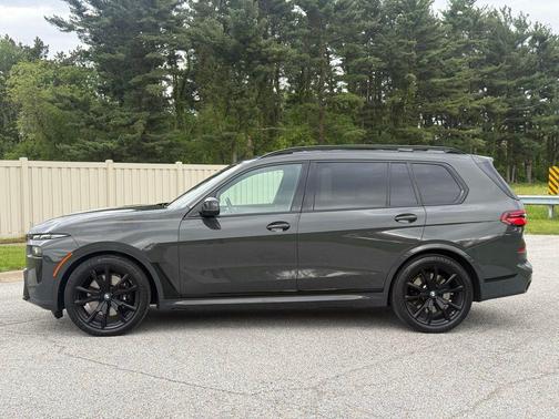 Dravit Gray Metallic 2024 BMW X7 M60i