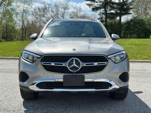 Gold 2024 Mercedes-Benz GLC 300 Base 4MATIC