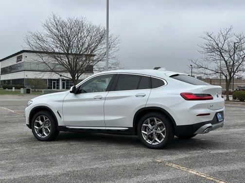 2025 BMW X4 xDrive30i