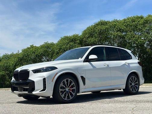 Mineral White Metallic 2026 BMW X5 PHEV xDrive50e