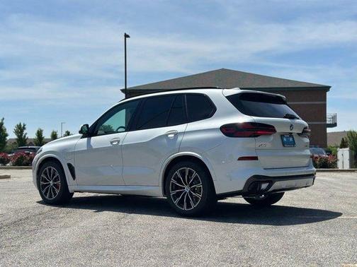 Mineral White Metallic 2026 BMW X5 PHEV xDrive50e