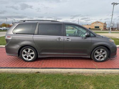 2013 Toyota Sienna SE