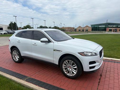 Yulong White 2019 Jaguar F-PACE 30t Prestige