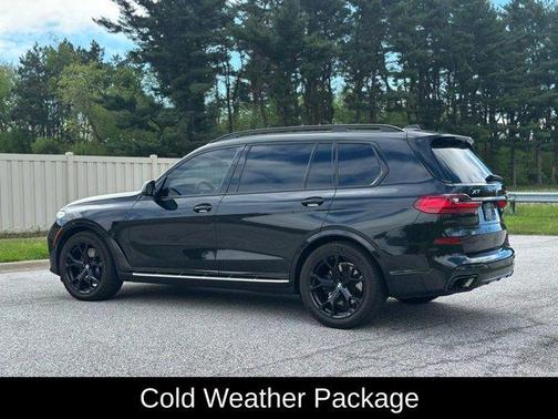 Black Sapphire Metallic 2021 BMW X7 xDrive40i
