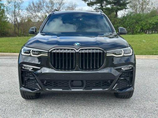 Black Sapphire Metallic 2021 BMW X7 xDrive40i