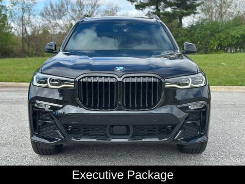 Black Sapphire Metallic 2021 BMW X7 xDrive40i