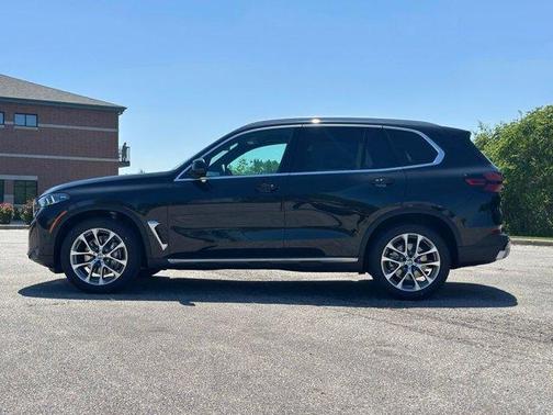Black Sapphire Metallic 2026 BMW X5 xDrive40i