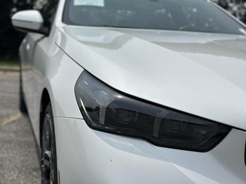 2024 BMW i5 eDrive40