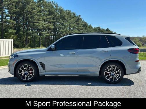 Gray Metallic 2026 BMW X5 xDrive40i