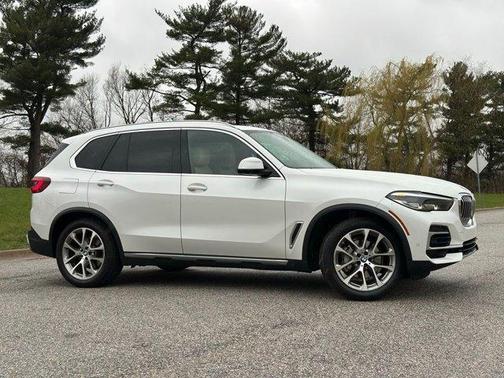 Mineral White Metallic 2022 BMW X5 xDrive40i