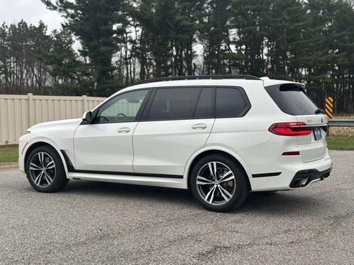 Alpine White 2025 BMW X7 xDrive40i