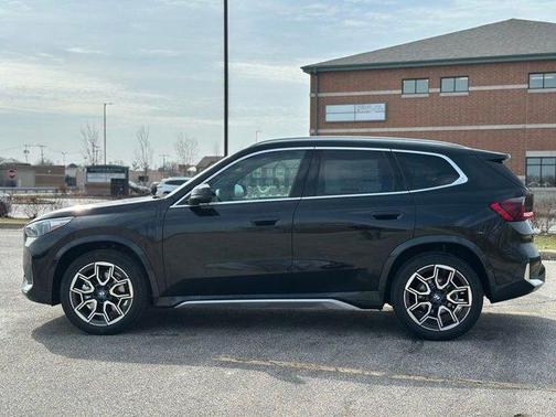 Black Sapphire Metallic 2026 BMW X1 xDrive28i
