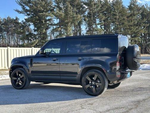 2024 Land Rover Defender P300