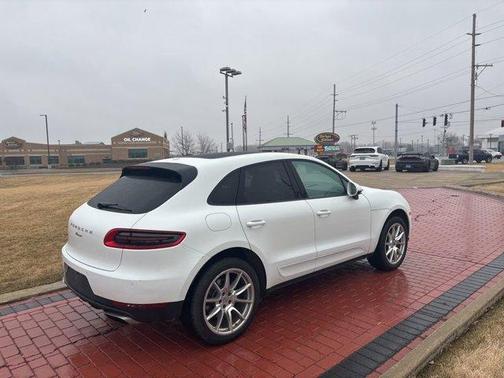 2018 Porsche Macan 