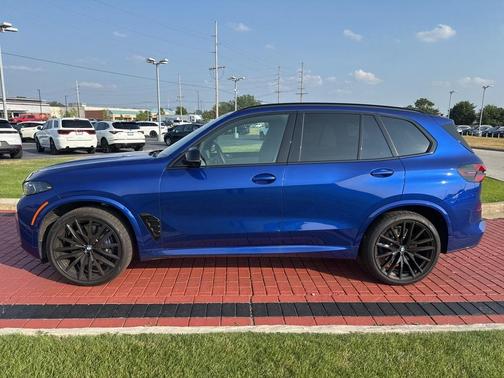 2025 BMW X5 M60i