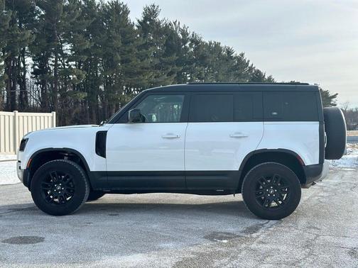 2022 Land Rover Defender 110 S