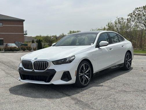 2025 BMW 550e xDrive