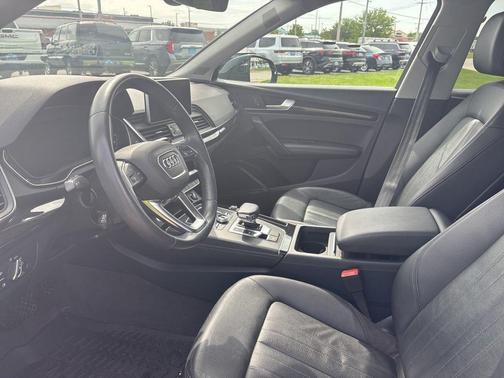 Azores Green Metallic 2019 Audi Q5 2.0T Premium Plus