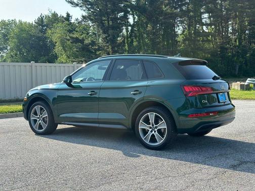 Azores Green Metallic 2019 Audi Q5 2.0T Premium Plus