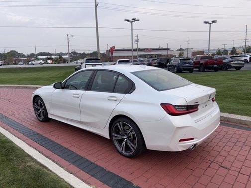 2023 BMW 330 i xDrive