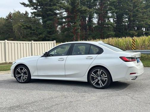 2023 BMW 330 i xDrive