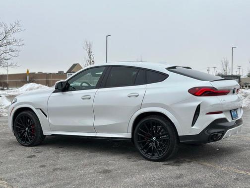 2026 BMW X6 M60i