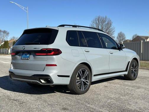 2025 BMW X7 xDrive40i
