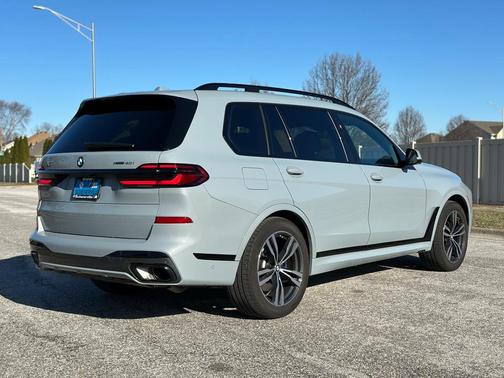 2025 BMW X7 xDrive40i