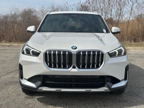 Mineral White Metallic 2026 BMW X1 xDrive28i