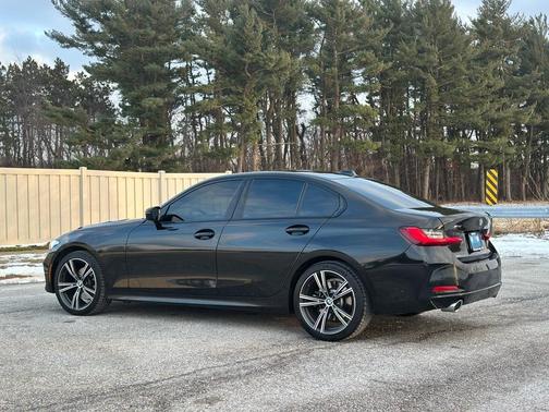 2023 BMW 330 i xDrive