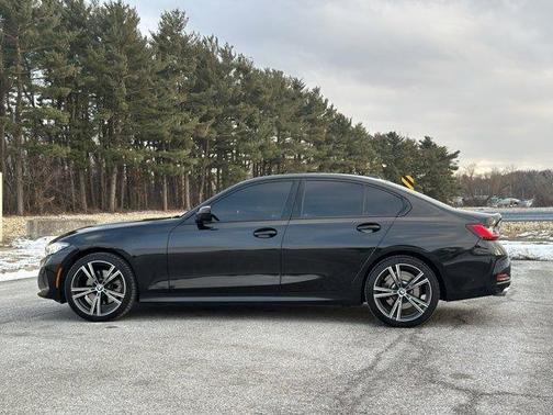 2023 BMW 330 i xDrive