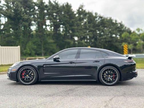 2020 Porsche Panamera GTS