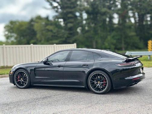 2020 Porsche Panamera GTS