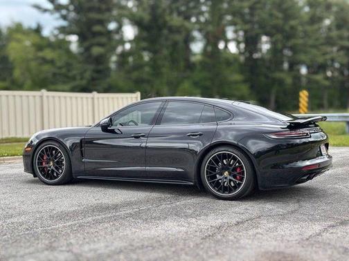 2020 Porsche Panamera GTS
