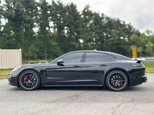 2020 Porsche Panamera GTS