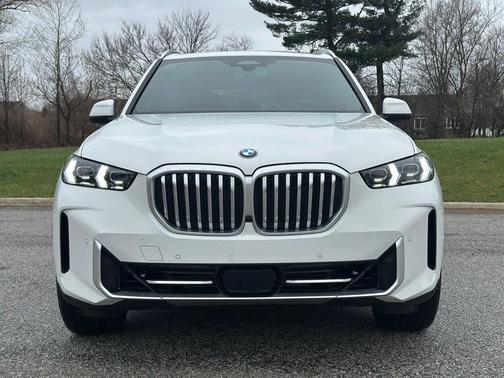 Alpine White 2024 BMW X5 xDrive40i