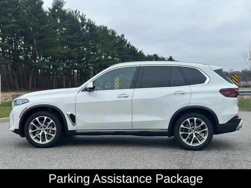 Alpine White 2024 BMW X5 xDrive40i
