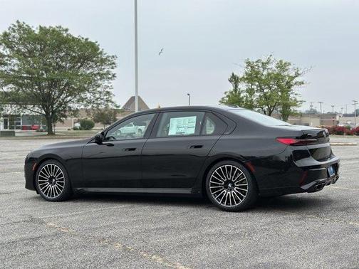 2025 BMW 760 760i xDrive