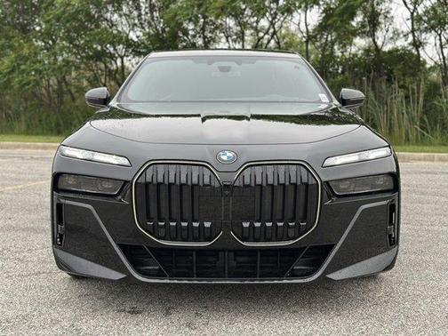 2025 BMW 760 760i xDrive