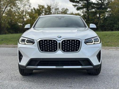 2022 BMW X4 xDrive30i