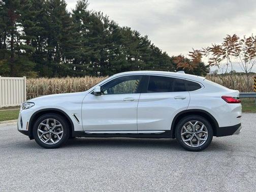 2022 BMW X4 xDrive30i