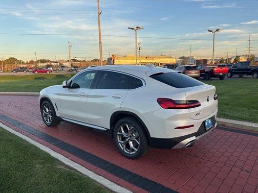 2022 BMW X4 xDrive30i