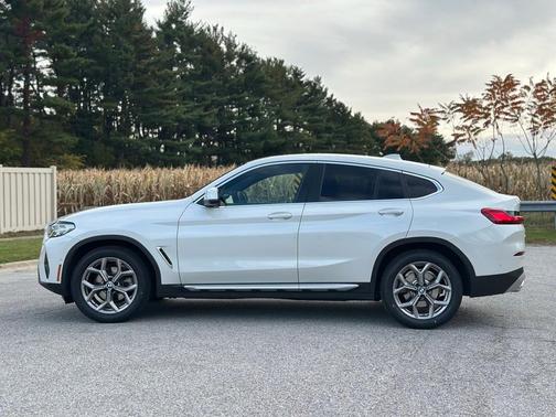 2022 BMW X4 xDrive30i