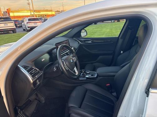 2022 BMW X4 xDrive30i